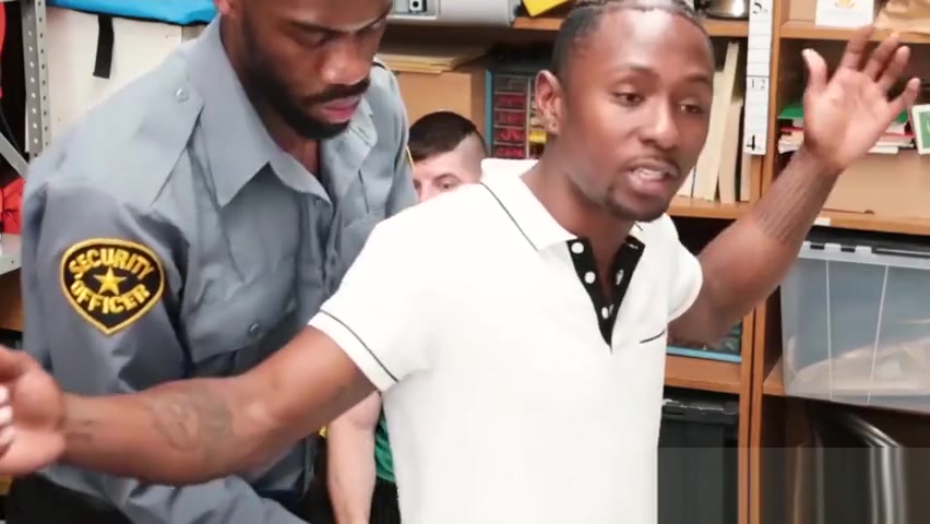 Two perps fighting on camera so LP officer caught them