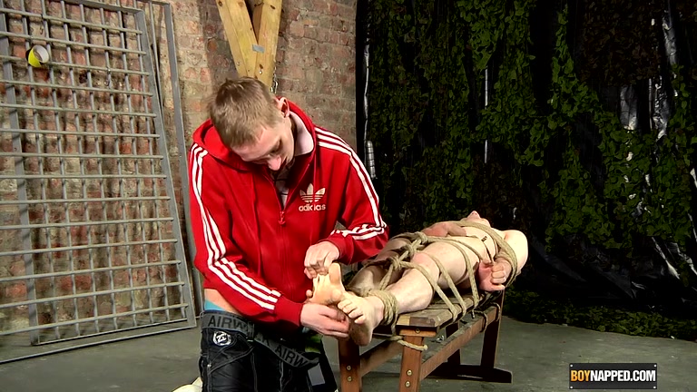 Ashton Loves His Foot Fucking - Edwin Sykes And Ashton Bradley