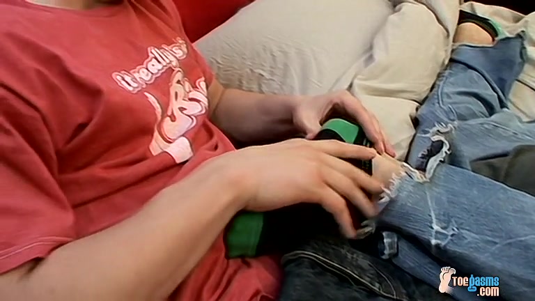 A Foot Wank Deserves A Suck - PJ Adams And Alex Page