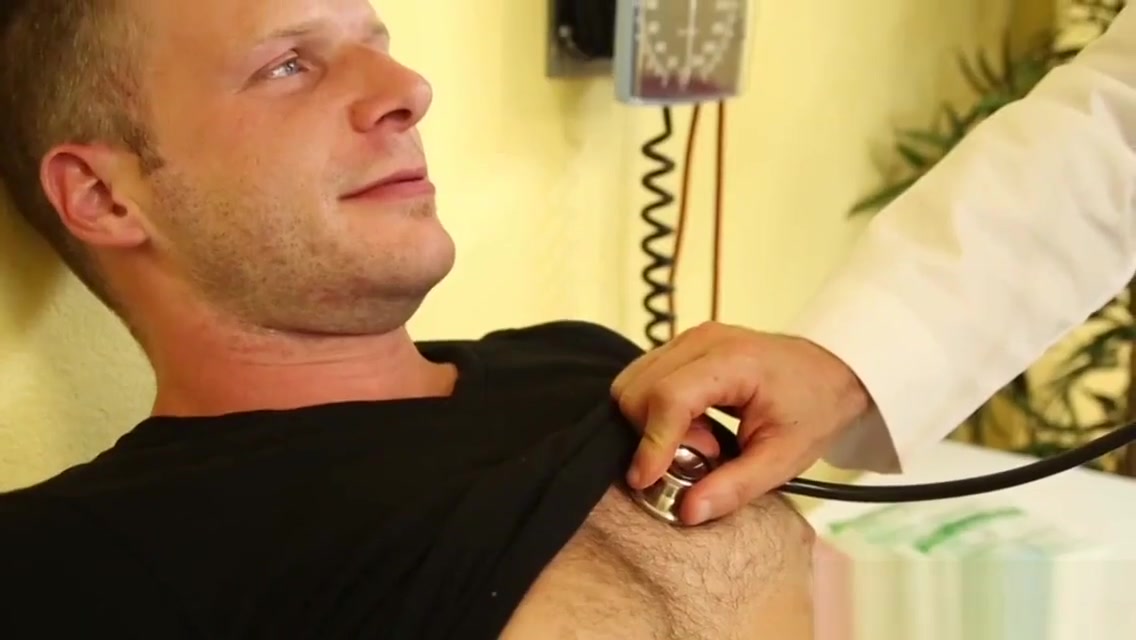 Tugged submissive hunk gets bound by doctor