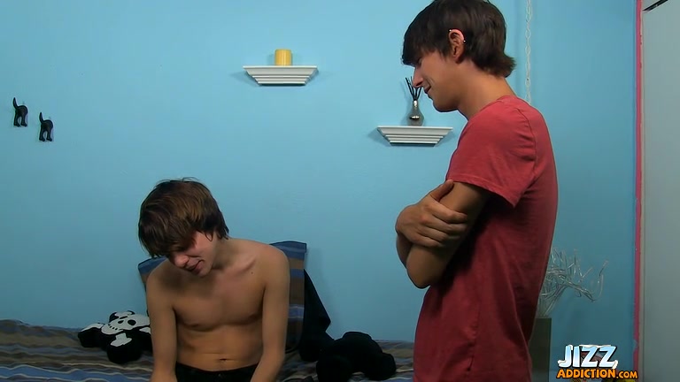 Andy Gives Kyler A Hot Facial! - Andy Kay And Kyler Moss