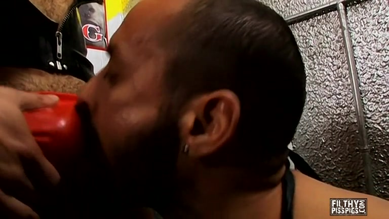 Manuel And Ger Use A Piss Slave - Barraca Manuel Roko Ger Rodriguez