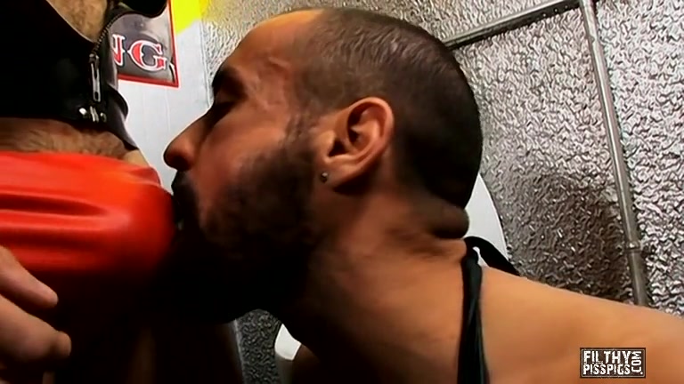 Manuel And Ger Use A Piss Slave - Barraca Manuel Roko Ger Rodriguez