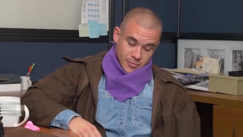 Hot gay doc inserts his cock in office jock