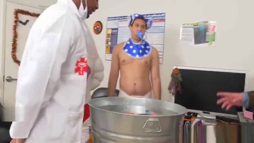 Hot gay doc inserts his cock in office jock