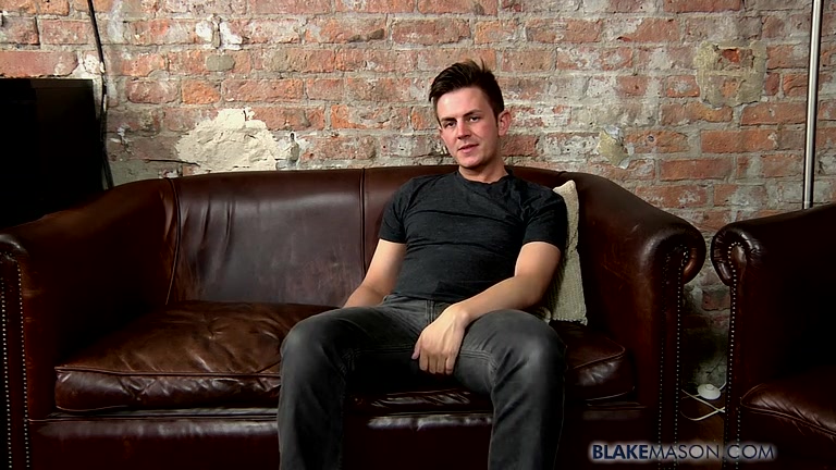 Hung Zak Delivers A Load - Zak Starr