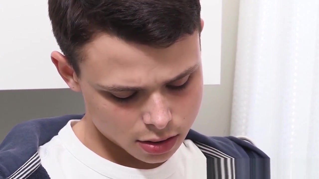 Skinny twink barebacked by stepbro under a hot shower