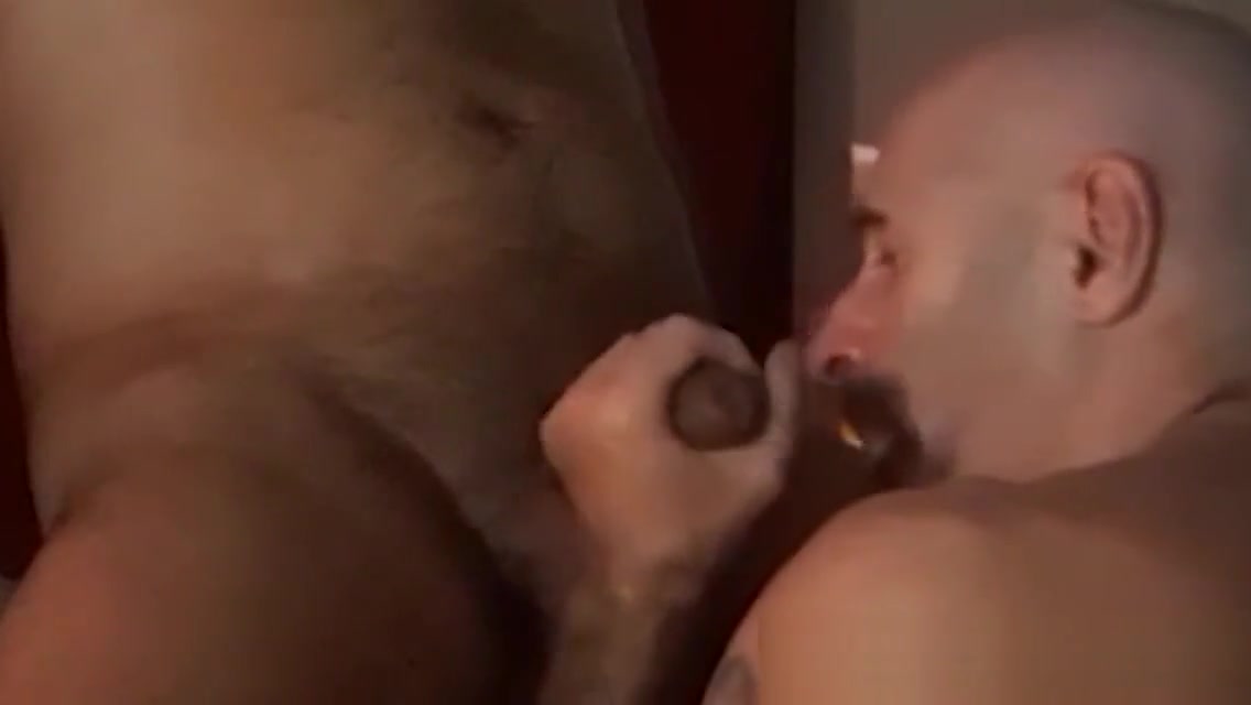 DEEPTHROAT BLOWJOB MEN TO MEN by Nudemassage