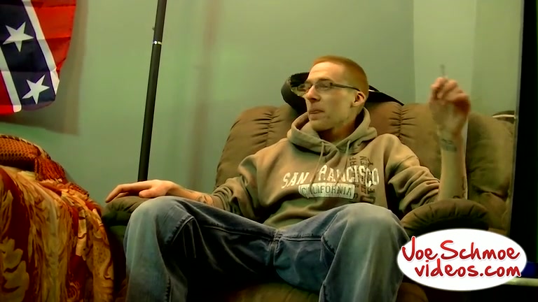 Geeky Whiteboy Jerks Out Some Juice - Whiteboy