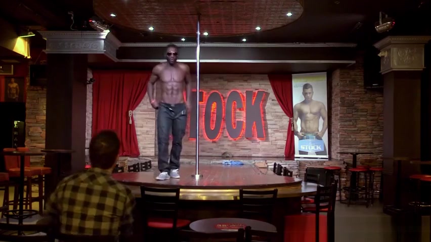 Mature dude sucks black male strippers cock after dancing