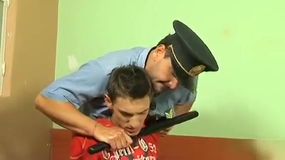 Police officer Roberts bangs hot twink Ian on a office desk