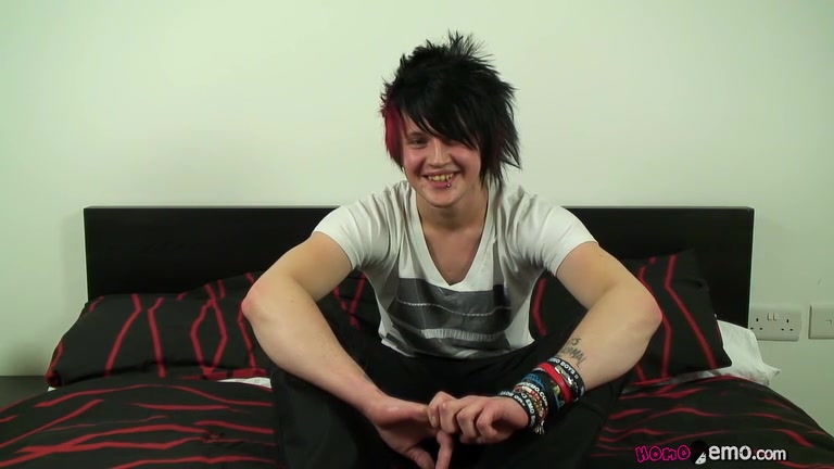 Gorgeous Louis Beats His Emo Meat - Louis Phantom Jerks