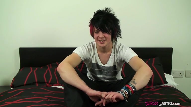 Gorgeous Louis Beats His Emo Meat - Louis Phantom Jerks