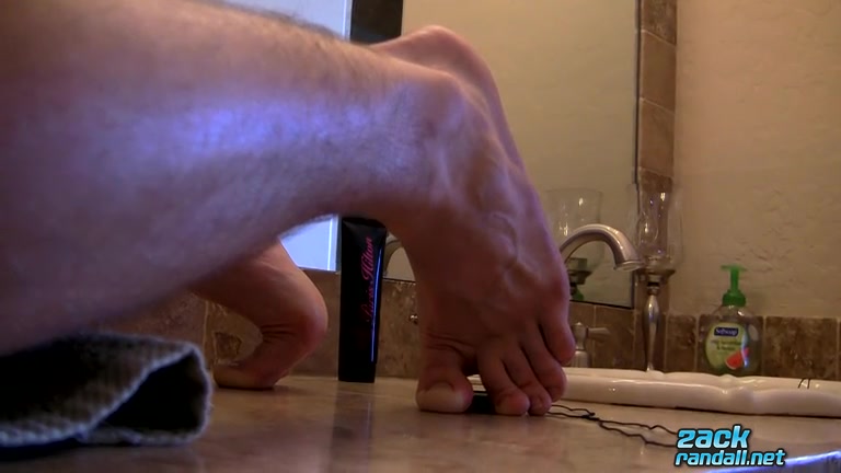 Fetish Fun In The Bathroom - Zack Randall