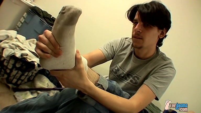Foot Loving Bareback Boys - Chain And Marke