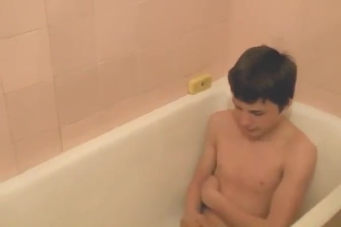 Hard Jerking Shower Boy