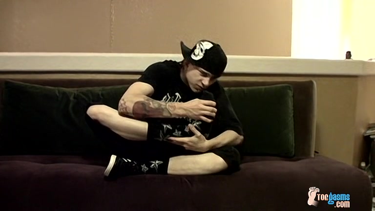 Cummy Feet With Str8 Ian - Ian Madrox