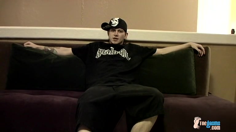 Cummy Feet With Str8 Ian - Ian Madrox