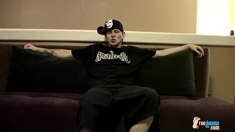Cummy Feet With Str8 Ian - Ian Madrox