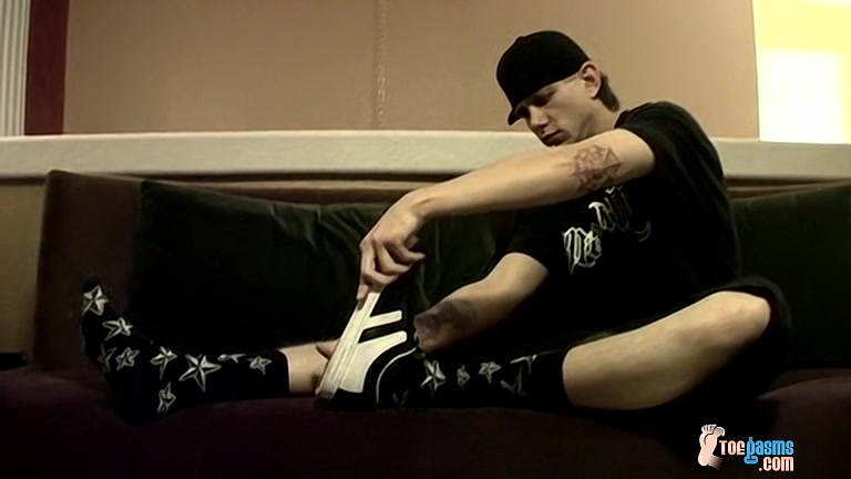 Cummy Feet With Str8 Ian - Ian Madrox