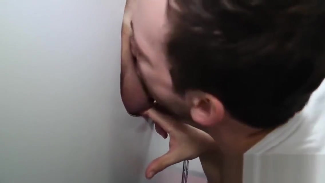 B&uacute cu tap the gloryhole