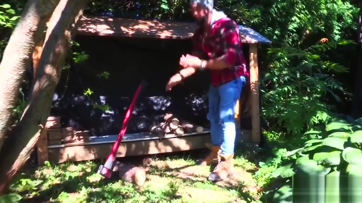 Maskurbate Lumberjack Hunk has a Nice Cock