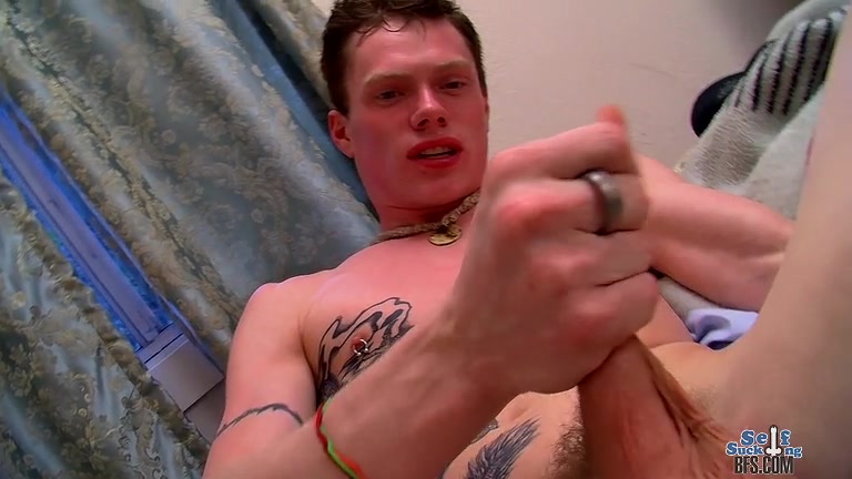 Aaron Manson strokes out a load - Aaron Manson