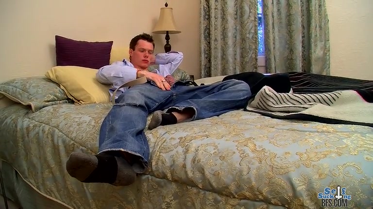 Aaron Manson strokes out a load - Aaron Manson
