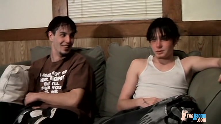 Barefoot Buddies Beat Off - Axel And Billy da Kidd