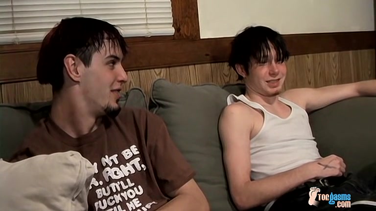 Barefoot Buddies Beat Off - Axel And Billy da Kidd