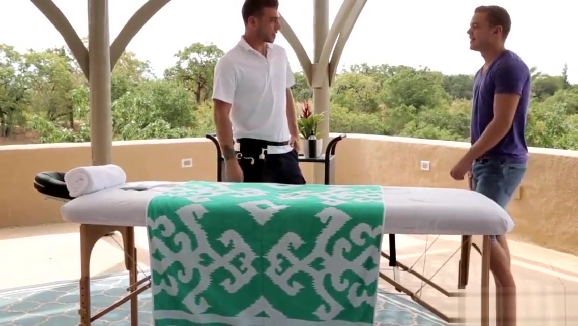 NextDoorTwink Ian Levine Fucked On Massage Table
