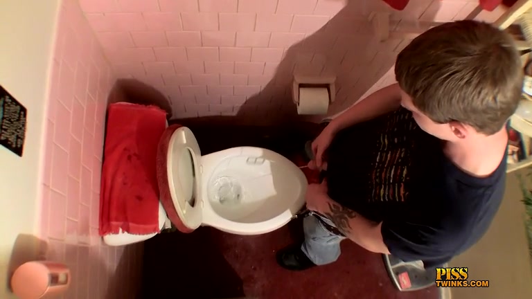 Days Of Straight Boys Pissing - Cooper Reeves And Welsey Kincaid