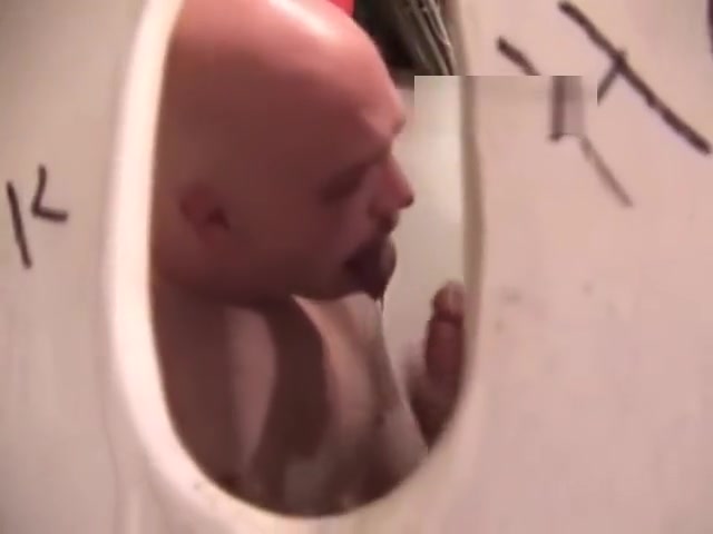 Public Gloryhole Cocksucking
