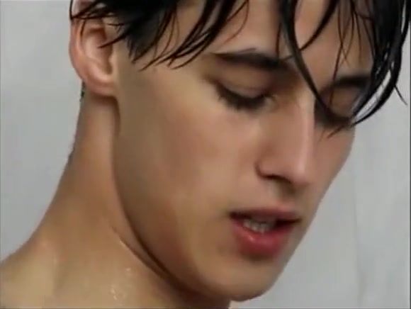 Twinks In The Shower
