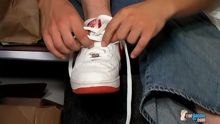 Hairy Cock And Cummy Feet - Lil B
