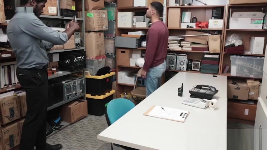 Black security officer slammed thief after catching him