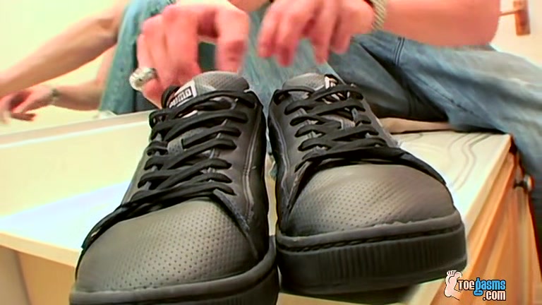 Sexy Sticky Straight Boy Feet - Clyde