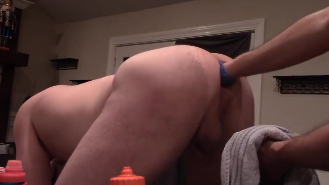 FRIEND FISTING LOOSE ASSHOLE