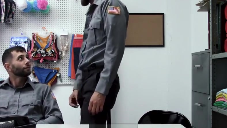 YoungPerps - Security Officer Sucks His Coworkers Thick Cock On The Job