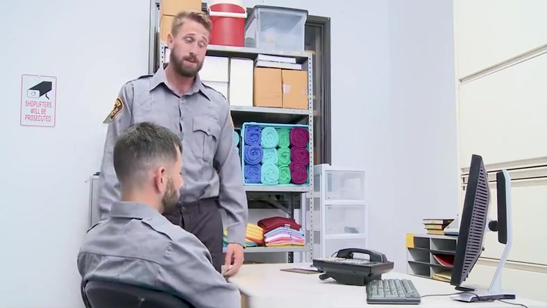 YoungPerps - Security Officer Sucks His Coworkers Thick Cock On The Job