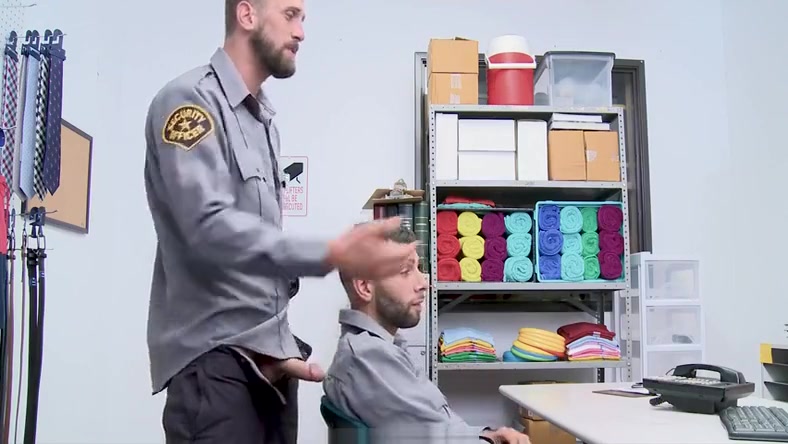 YoungPerps - Security Officer Sucks His Coworkers Thick Cock On The Job