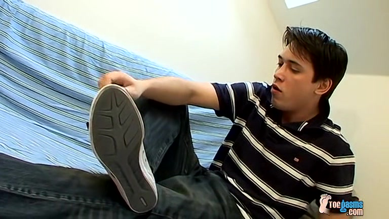 Sexy European Boy Feet! - Kyle Valasek