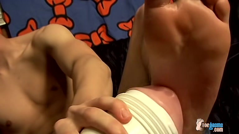 A New Meaning To Foot Wank - Gauge
