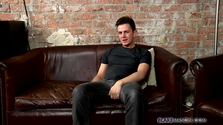 Hung Zak Delivers A Load - Zak Starr