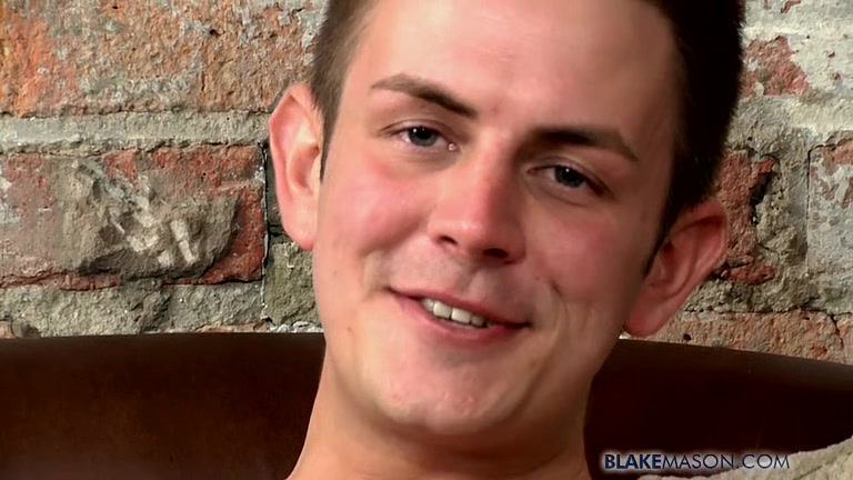 Hung Zak Delivers A Load - Zak Starr
