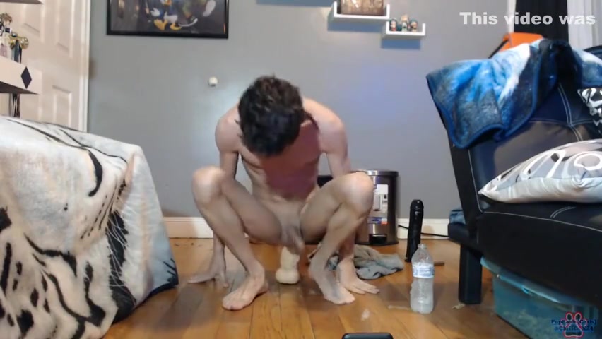 Thick Dildos and some Fisting (May 3)