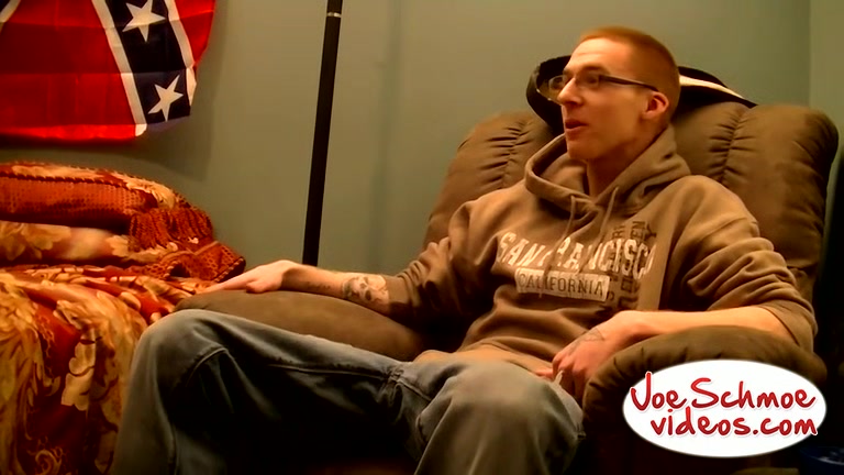 Geeky Whiteboy Jerks Out Some Juice - Whiteboy