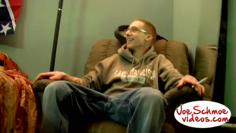 Geeky Whiteboy Jerks Out Some Juice - Whiteboy