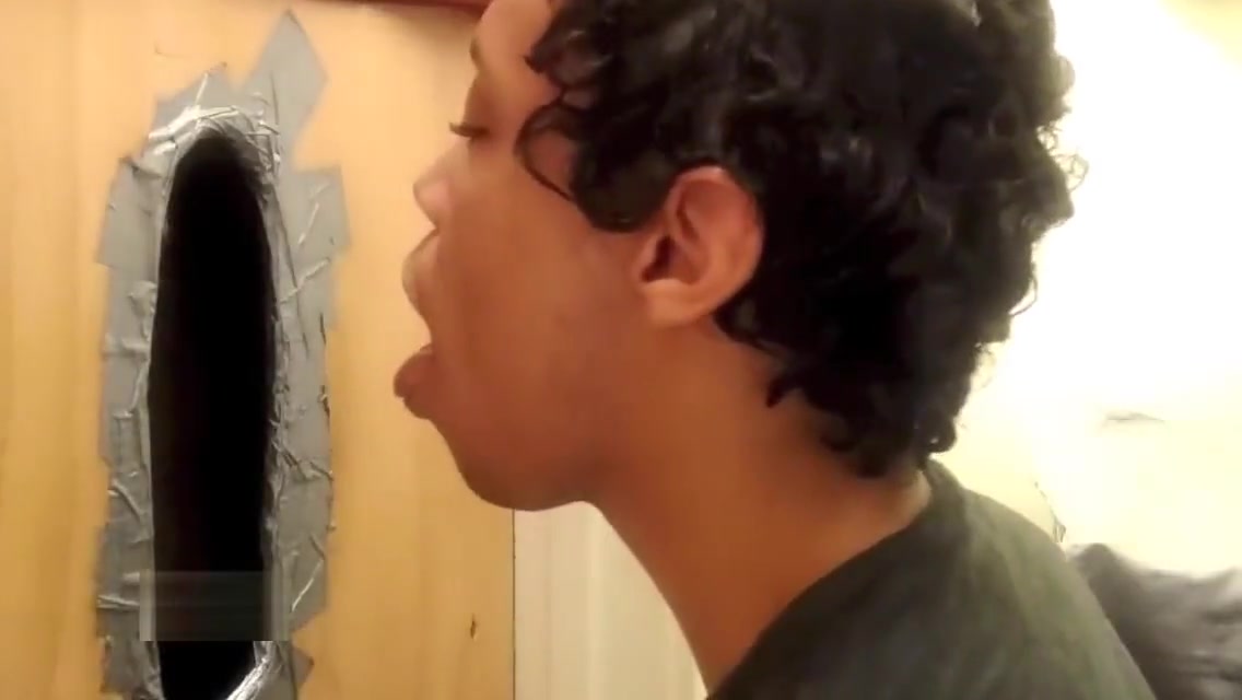 Skilled Twink Cock Sucker Rewarded At College Dorm Glory Hole