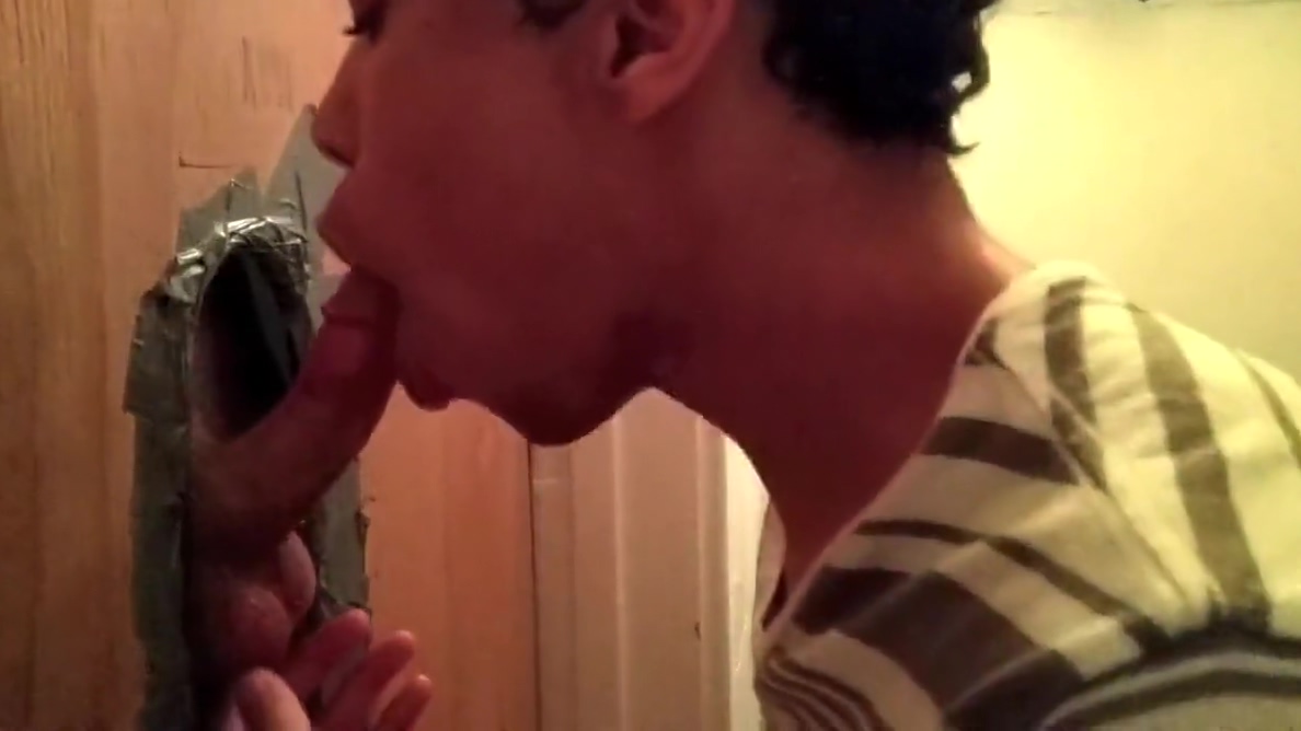 teen 18+ sucks at the Glory Hole